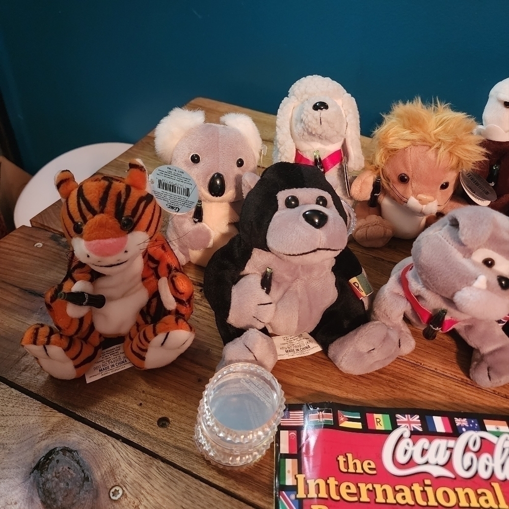 Coca-cola International Bean Bag collection​ - Picture 7 of 12
